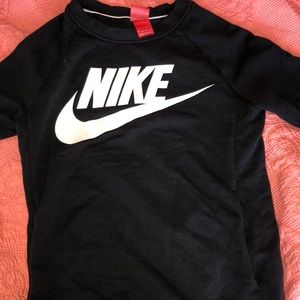 Black nike pullover w/ white enlarged logo
